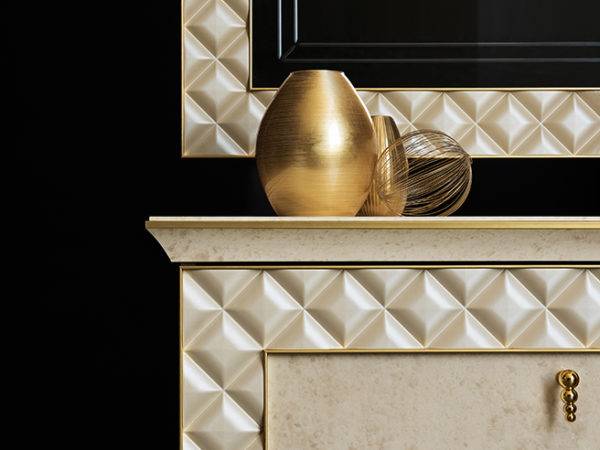 voskeguyn komod ev hayeli, зеркало и комод золотого цвета,