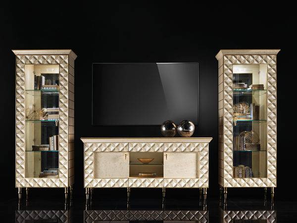 1 drnani shqex servant, елегантный сервант с золотистыми ножками и ручками бежевого цвета, ռոմբաձև պրինտով էլեգանտ սերվանտ ոսկե ոտքերով և բռնակով, շքեղ և էլեգանտ սերվանտ հյուրասենյակի համար,