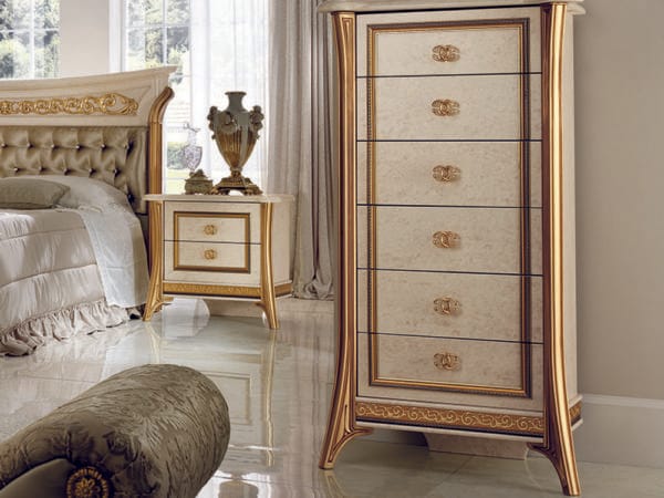 Բարձր կոմոդ սպիտակ և ոսկեգոււյն, հագուստի պահարան, կլոզետ, շատ դարակներով պահարան