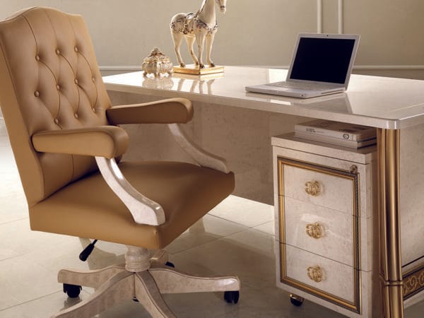 դասական աշխատասեղան և օֆիսային աթոռ