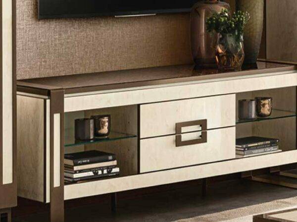 POESIA Кабинет для просмотра телевизора