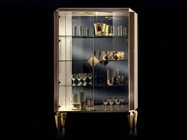 Diamante  Ցուցադրման կաբինետ