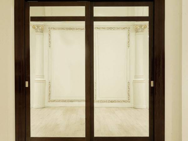 Built-in sliding wardrobe