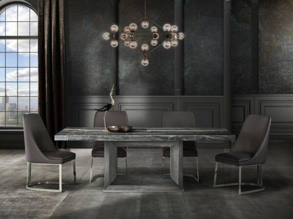 Blade ճաշասեղան