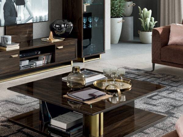 Volare Day լրագրասեղան