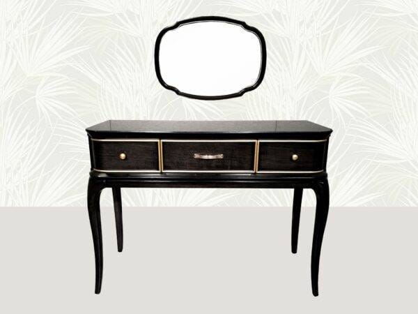 Dark Brunette Զարդասեղան