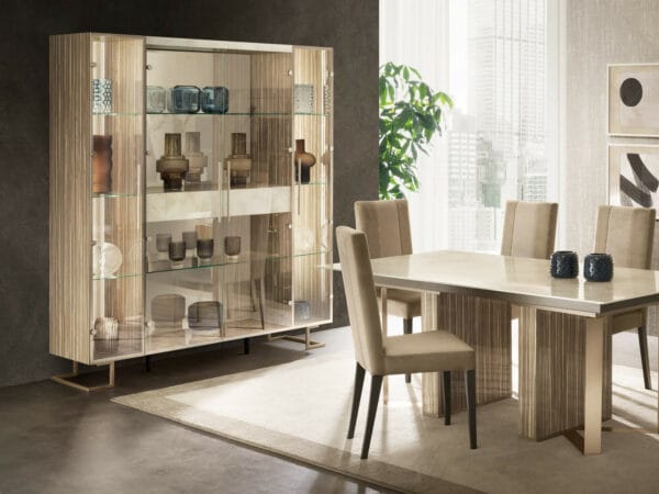 Luce Light Ցուցապահարան