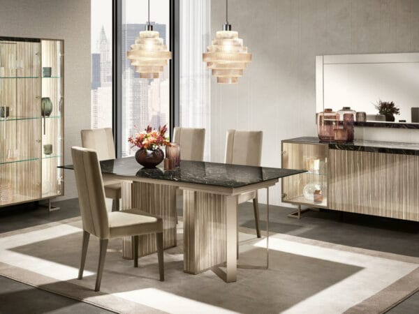 Luce Dark dining table