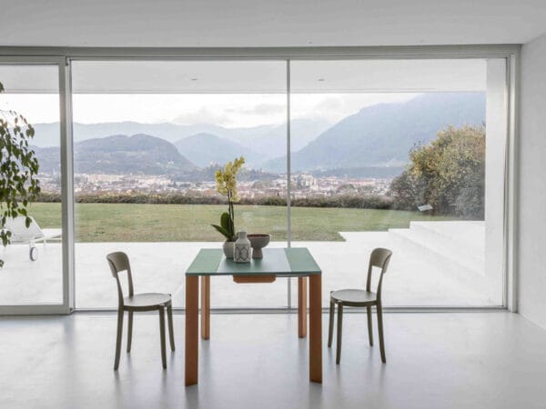 Trek Extending console table