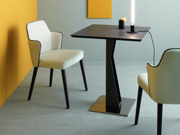 Birdy Snack table