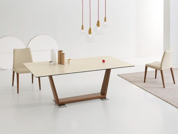 Oblique table